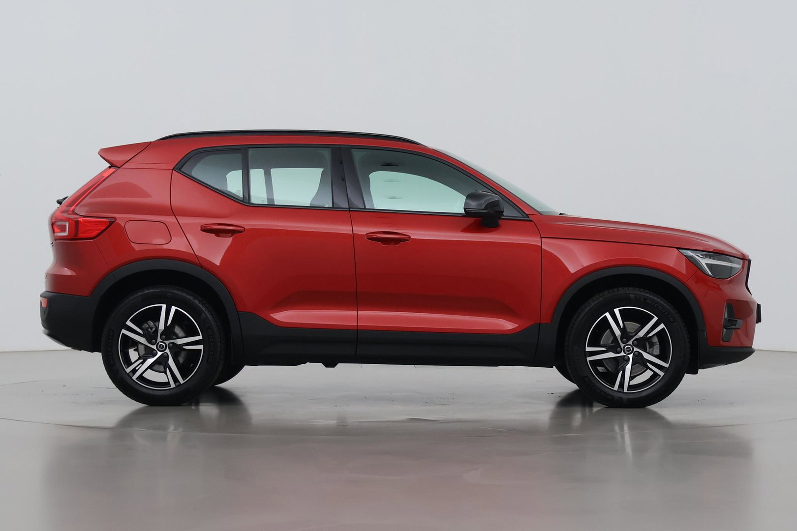 Volvo XC40 2.0 B3 Plus Dark | Harman/Kardon | Keyless | Camera | Stoel+Stuurverwarming | Memory | 18 Inch