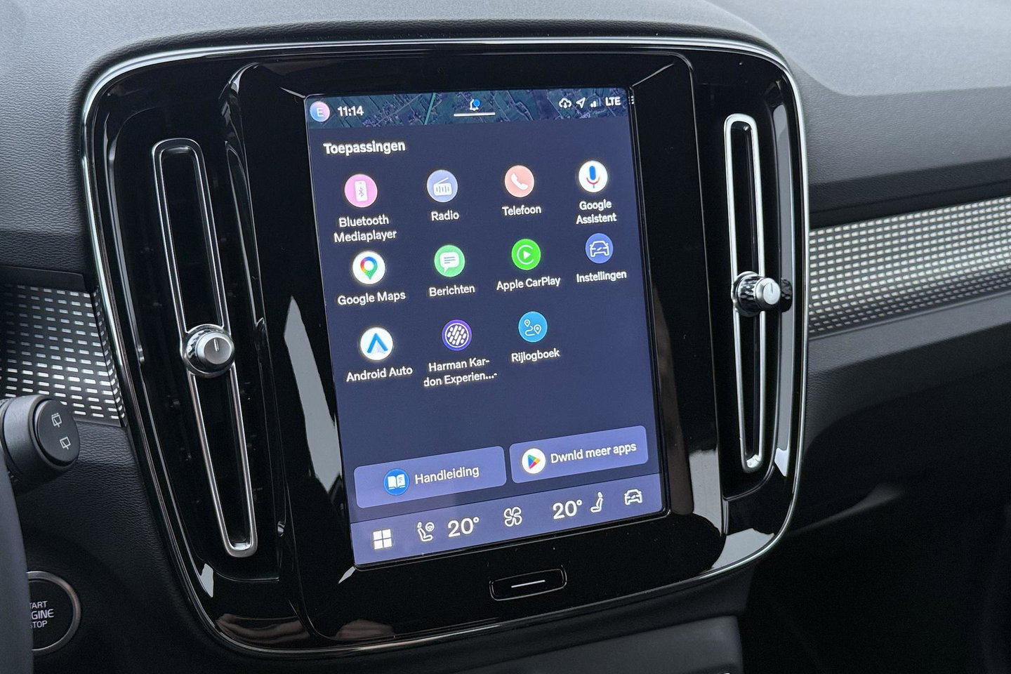 Volvo XC40 2.0 B3 Plus Dark | Harman/Kardon | Keyless | Camera | Stoel+Stuurverwarming | Memory | 18 Inch