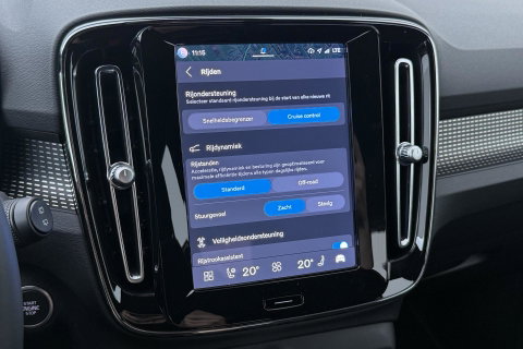 Volvo XC40 2.0 B3 Plus Dark | Harman/Kardon | Keyless | Camera | Stoel+Stuurverwarming | Memory | 18 Inch