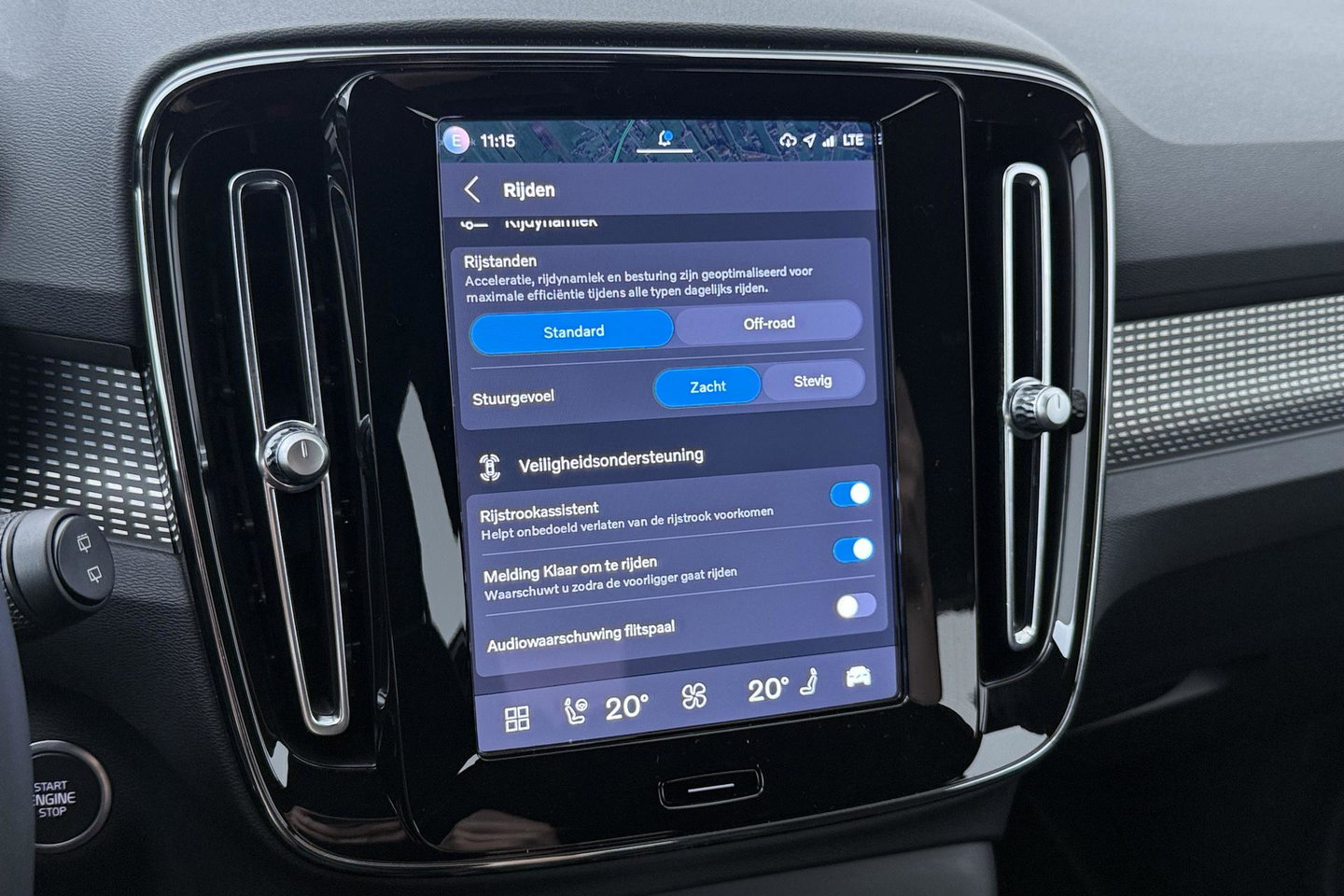 Volvo XC40 2.0 B3 Plus Dark | Harman/Kardon | Keyless | Camera | Stoel+Stuurverwarming | Memory | 18 Inch