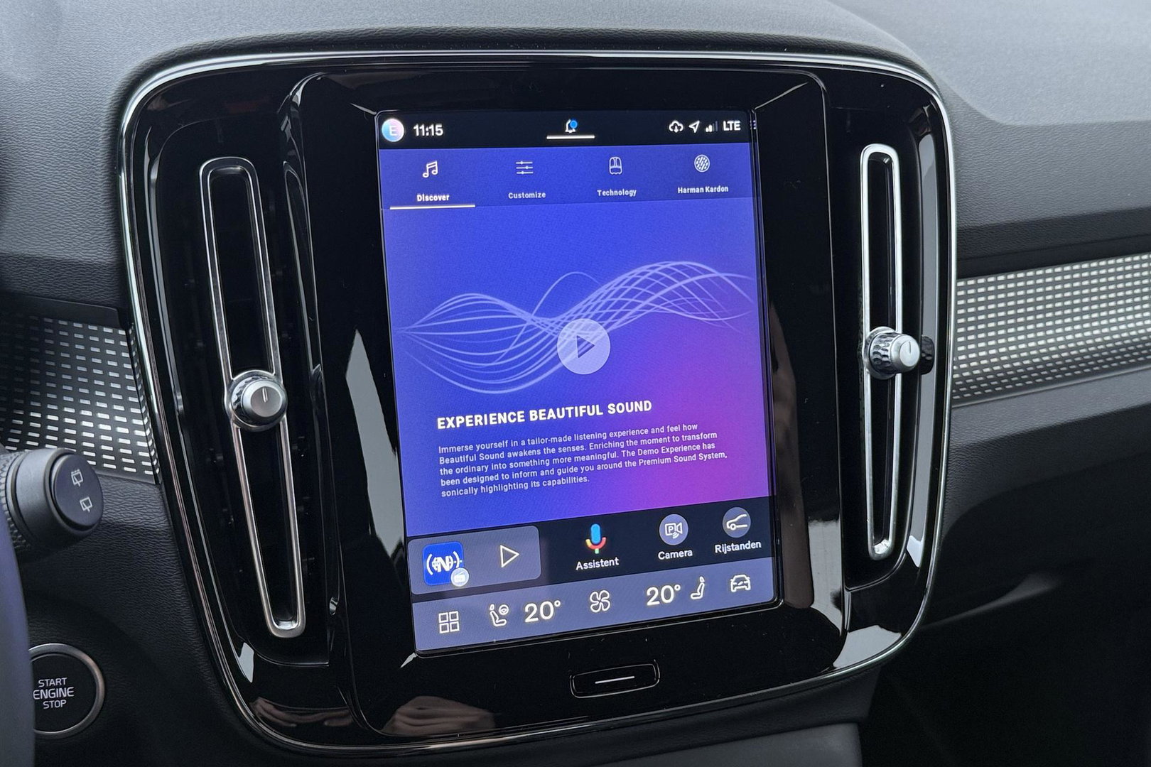 Volvo XC40 2.0 B3 Plus Dark | Harman/Kardon | Keyless | Camera | Stoel+Stuurverwarming | Memory | 18 Inch