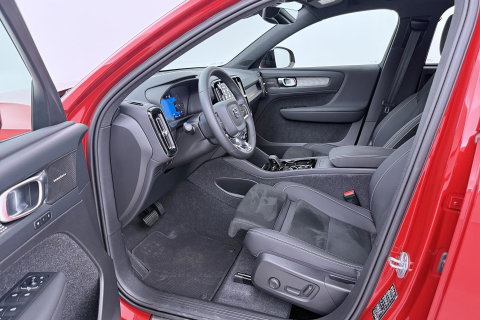 Volvo XC40 2.0 B3 Plus Dark | Harman/Kardon | Keyless | Camera | Stoel+Stuurverwarming | Memory | 18 Inch