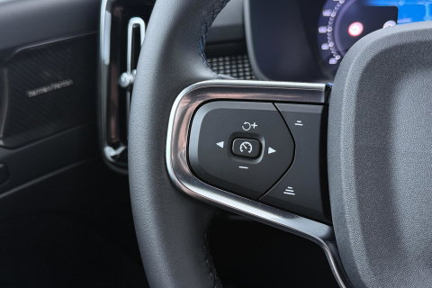 Volvo XC40 2.0 B3 Plus Dark | Harman/Kardon | Keyless | Camera | Stoel+Stuurverwarming | Memory | 18 Inch