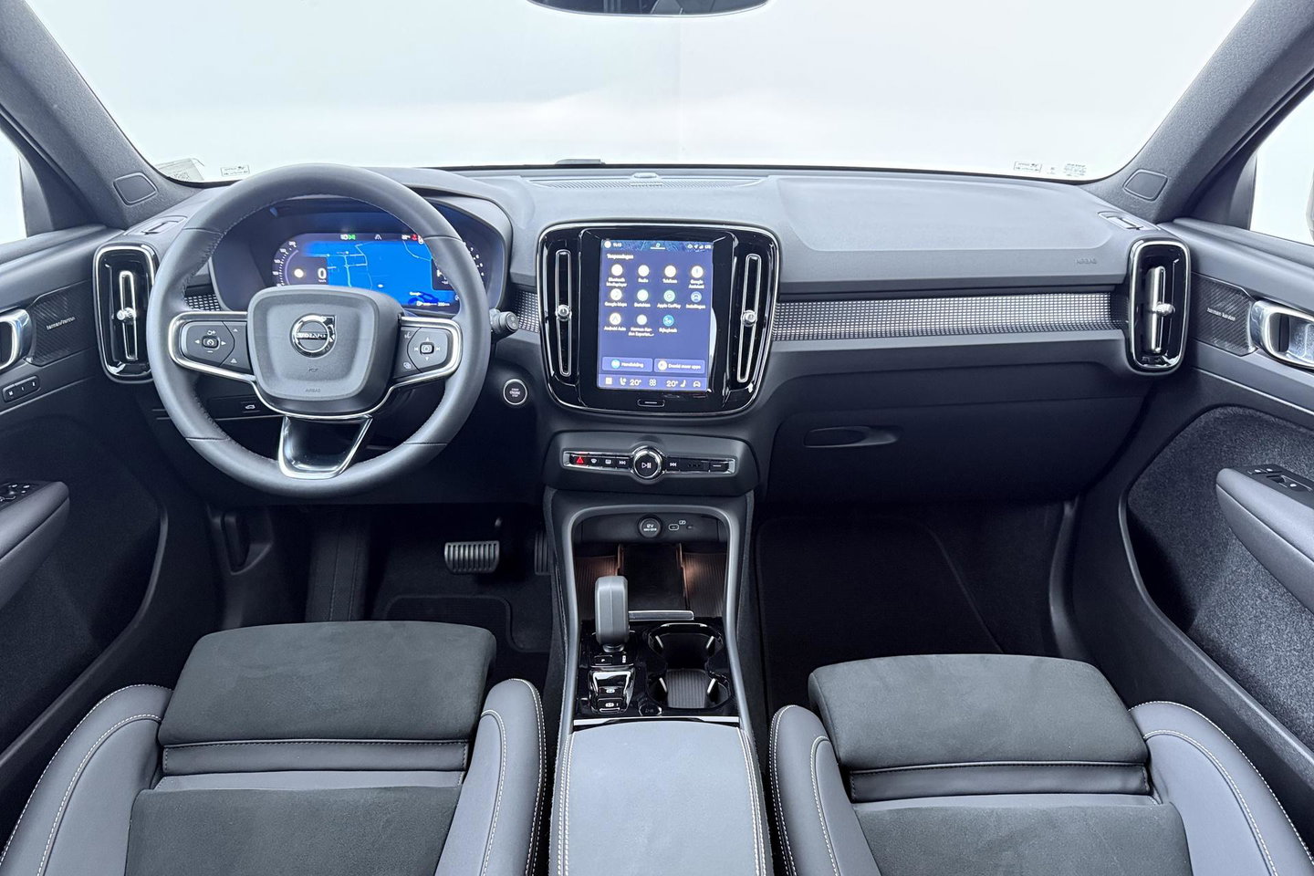 Volvo XC40 2.0 B3 Plus Dark | Harman/Kardon | Keyless | Camera | Stoel+Stuurverwarming | Memory | 18 Inch