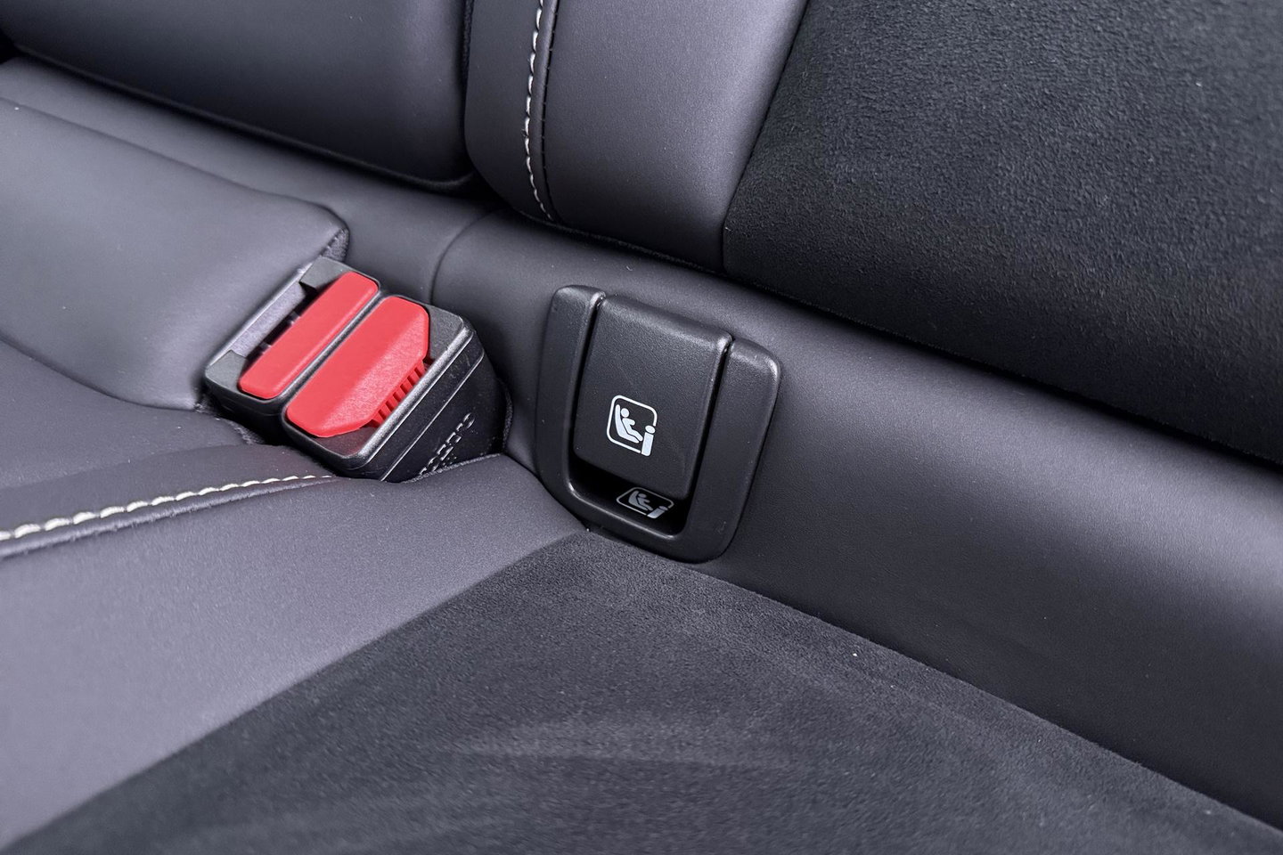 Volvo XC40 2.0 B3 Plus Dark | Harman/Kardon | Keyless | Camera | Stoel+Stuurverwarming | Memory | 18 Inch