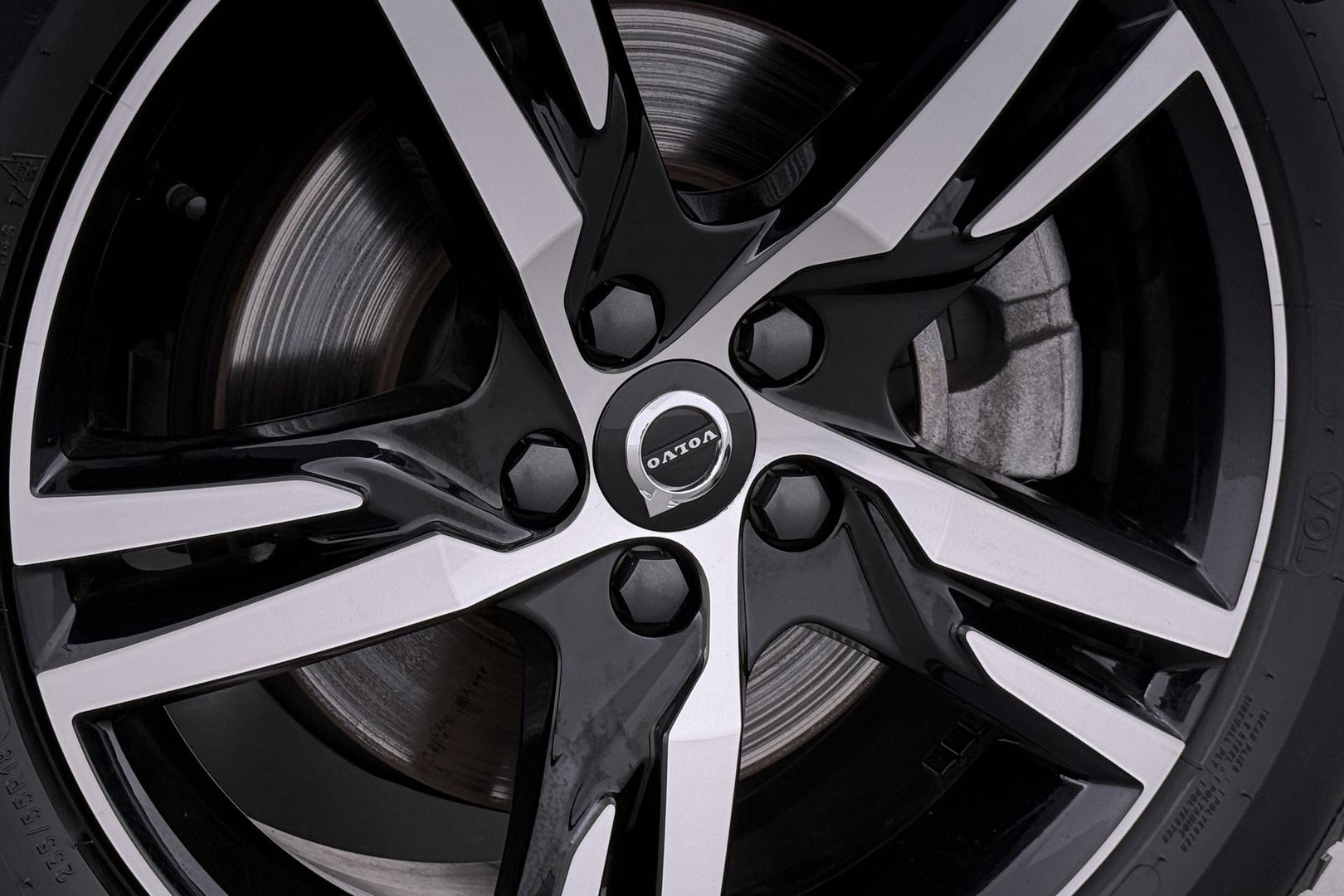 Volvo XC40 2.0 B3 Plus Dark | Harman/Kardon | Keyless | Camera | Stoel+Stuurverwarming | Memory | 18 Inch