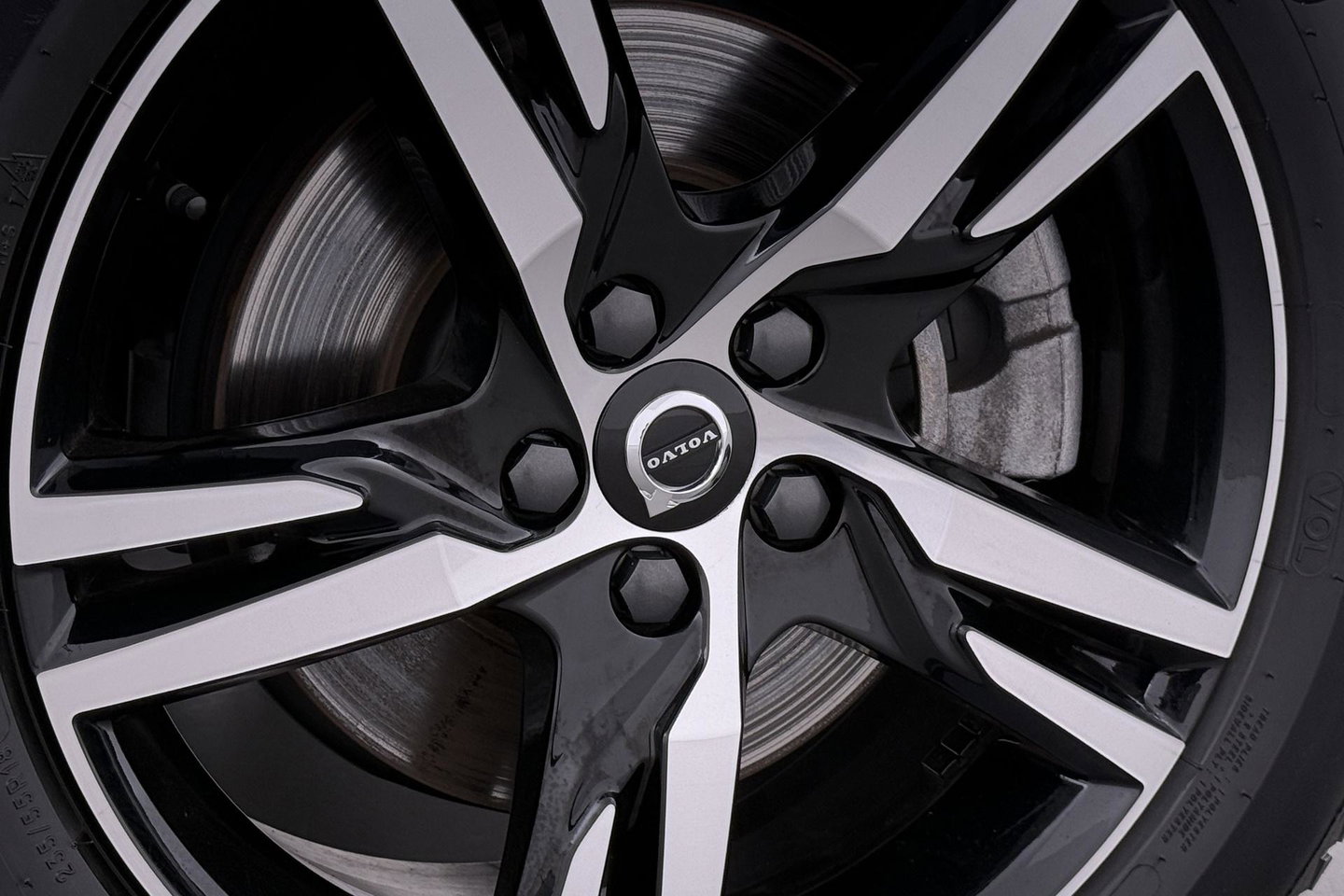 Volvo XC40 2.0 B3 Plus Dark | Harman/Kardon | Keyless | Camera | Stoel+Stuurverwarming | Memory | 18 Inch