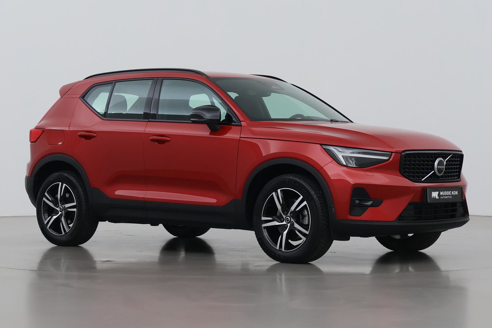 Volvo XC40 2.0 B3 Plus Dark | Harman/Kardon | Keyless | Camera | Stoel+Stuurverwarming | Memory | 18 Inch