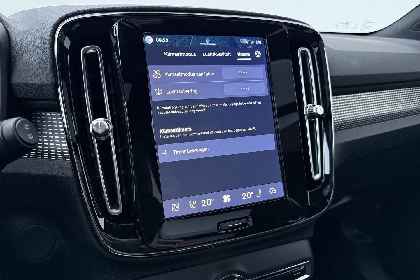 Volvo EX40 Single Motor Extended Range Plus Black Ed. 82 kWh | ACC | Panoramadak | Harman/Kardon | 360° Camera | Warmtepomp | Stoel+Stuurverwarming | 20 inch