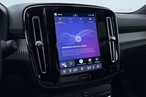 Volvo EX40 Single Motor Extended Range Plus Black Ed. 82 kWh | ACC | Panoramadak | Harman/Kardon | 360° Camera | Warmtepomp | Stoel+Stuurverwarming | 20 inch