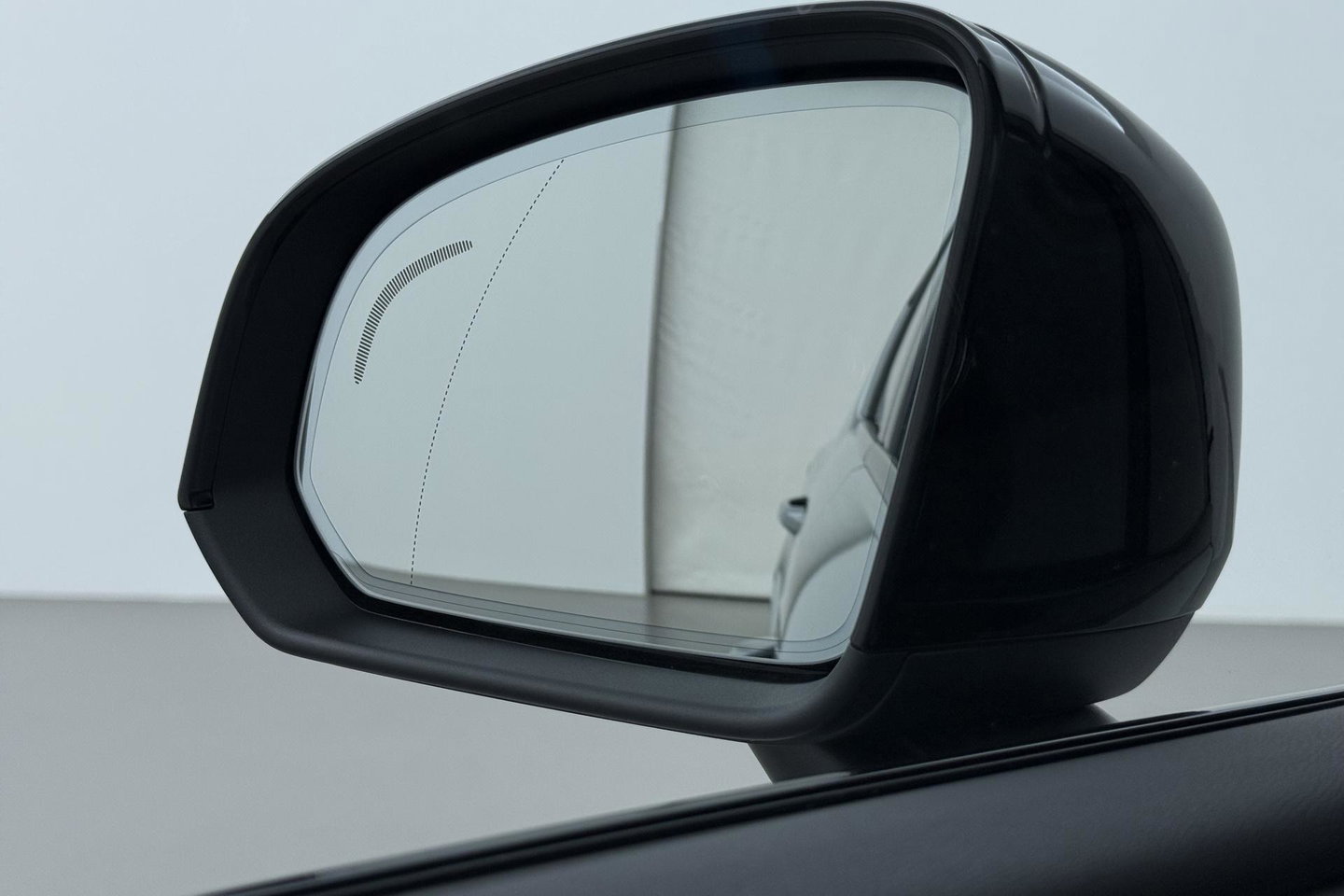 Volvo EX40 Single Motor Extended Range Plus Black Ed. 82 kWh | ACC | Panoramadak | Harman/Kardon | 360° Camera | Warmtepomp | Stoel+Stuurverwarming | 20 inch