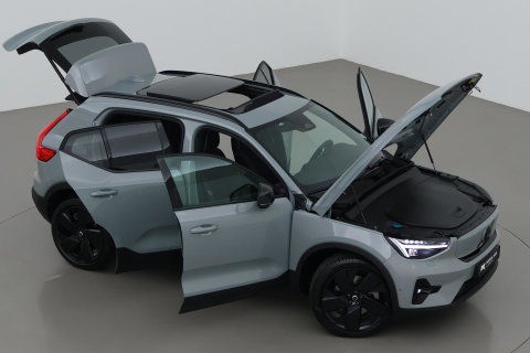 Volvo EX40 Single Motor Extended Range Plus Black Ed. 82 kWh | ACC | Panoramadak | Harman/Kardon | 360° Camera | Warmtepomp | Stoel+Stuurverwarming | 20 inch