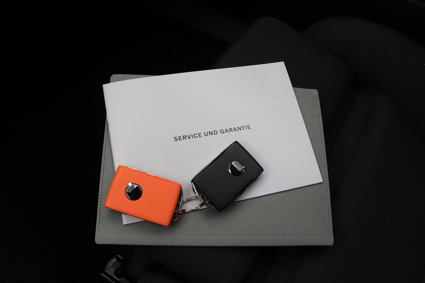 Volvo EX40 Twin Motor Plus 82 kWh | ACC | Harman/Kardon | 360° Camera | Stoel+Stuurverwarming | Keyless
