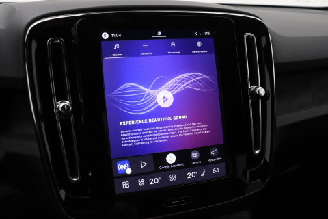 Volvo EX40 Twin Motor Plus 82 kWh | ACC | Harman/Kardon | 360° Camera | Stoel+Stuurverwarming | Keyless