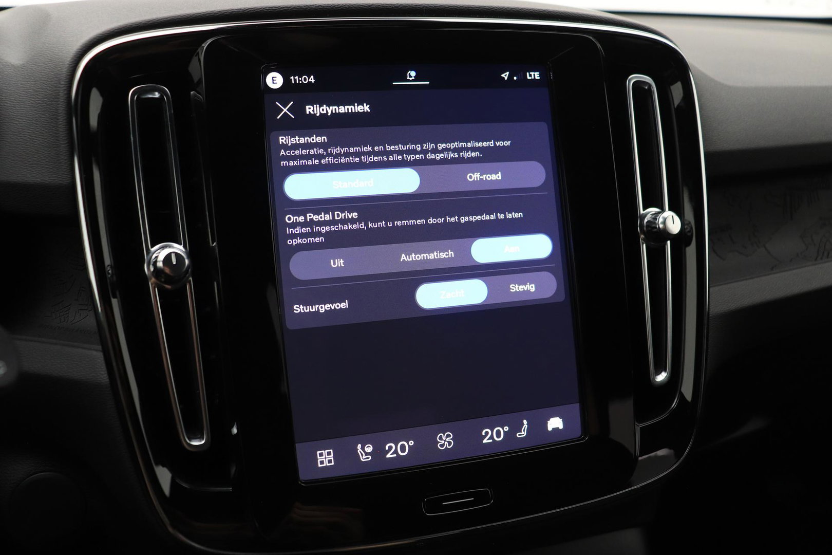 Volvo EX40 Twin Motor Plus 82 kWh | ACC | Harman/Kardon | 360° Camera | Stoel+Stuurverwarming | Keyless