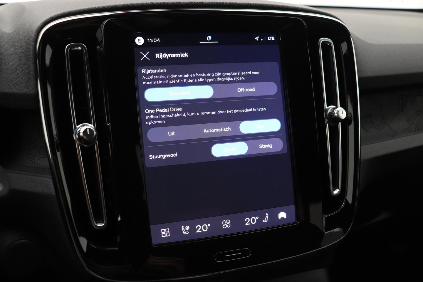 Volvo EX40 Twin Motor Plus 82 kWh | ACC | Harman/Kardon | 360° Camera | Stoel+Stuurverwarming | Keyless