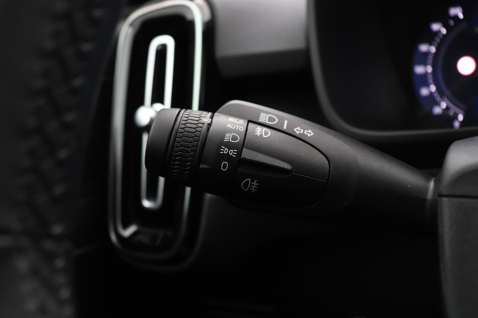 Volvo EX40 Twin Motor Plus 82 kWh | ACC | Harman/Kardon | 360° Camera | Stoel+Stuurverwarming | Keyless