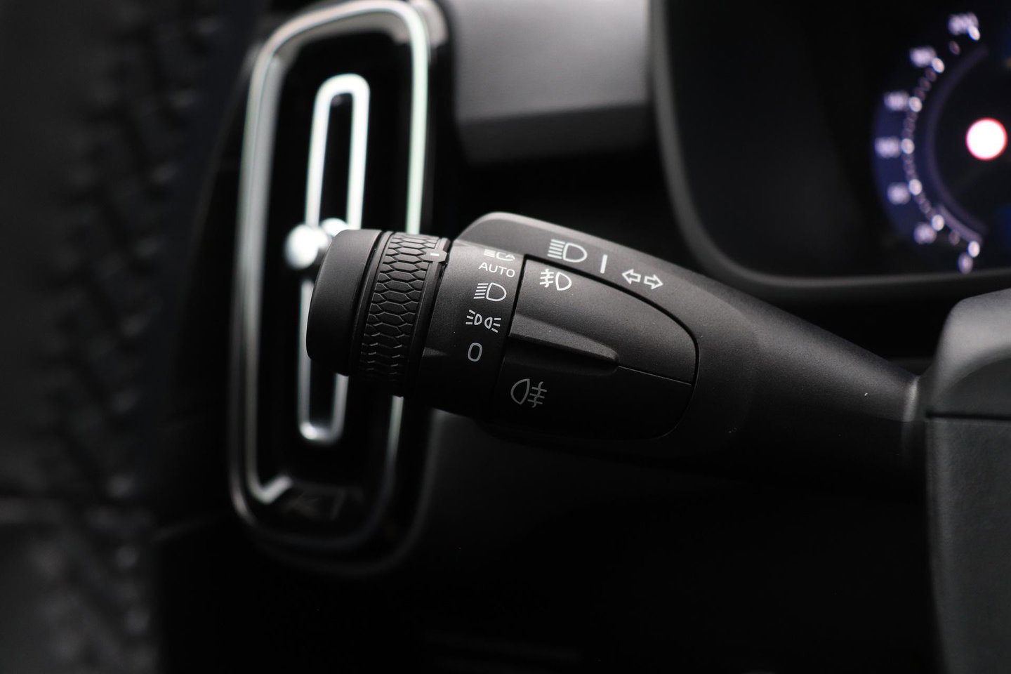 Volvo EX40 Twin Motor Plus 82 kWh | ACC | Harman/Kardon | 360° Camera | Stoel+Stuurverwarming | Keyless