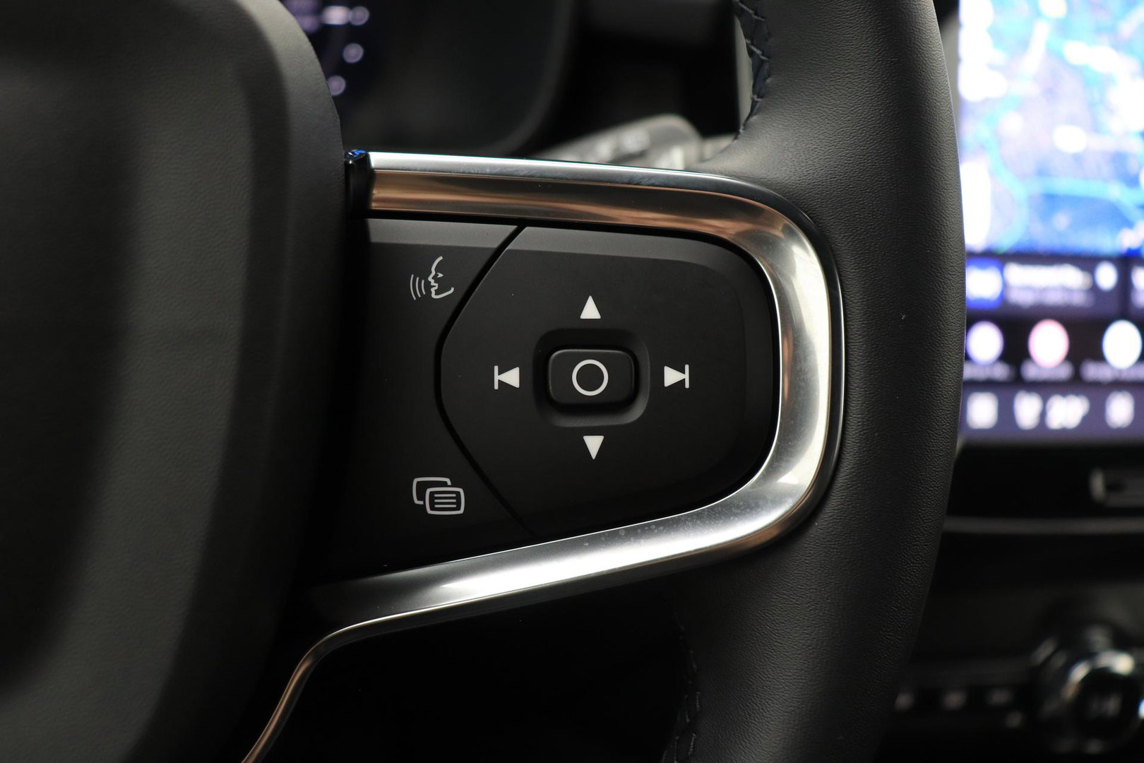 Volvo EX40 Twin Motor Plus 82 kWh | ACC | Harman/Kardon | 360° Camera | Stoel+Stuurverwarming | Keyless