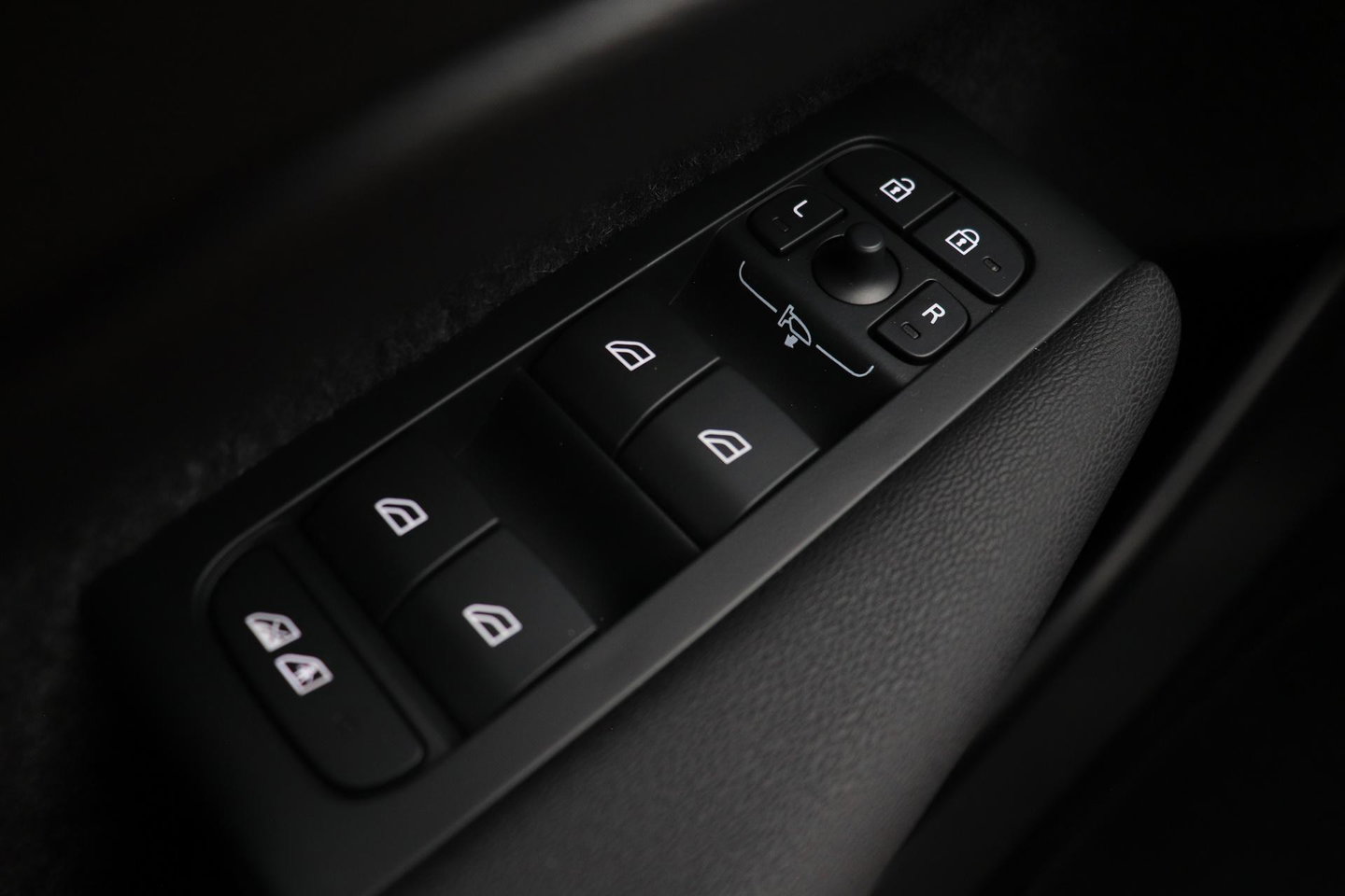 Volvo EX40 Twin Motor Plus 82 kWh | ACC | Harman/Kardon | 360° Camera | Stoel+Stuurverwarming | Keyless