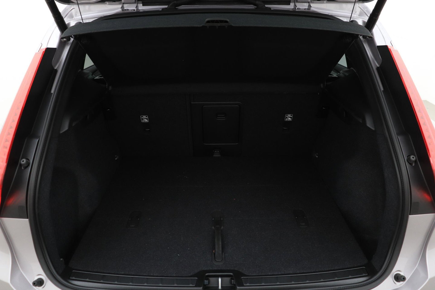Volvo EX40 Twin Motor Plus 82 kWh | ACC | Harman/Kardon | 360° Camera | Stoel+Stuurverwarming | Keyless