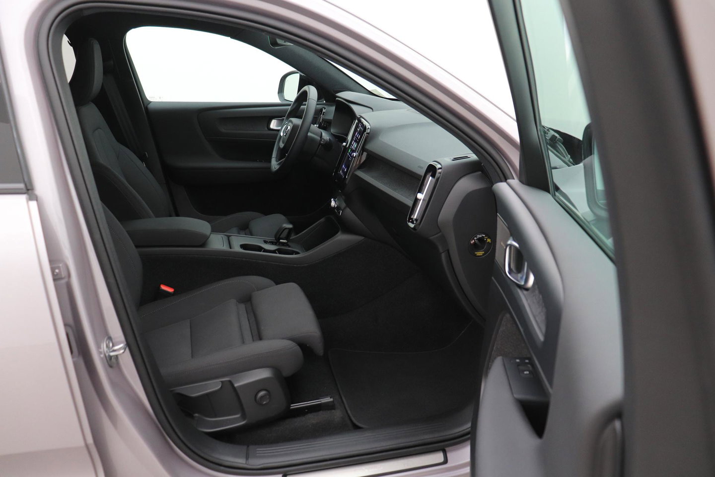 Volvo EX40 Twin Motor Plus 82 kWh | ACC | Harman/Kardon | 360° Camera | Stoel+Stuurverwarming | Keyless