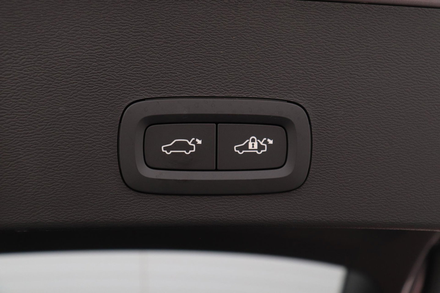 Volvo EX40 Twin Motor Plus 82 kWh | ACC | Harman/Kardon | 360° Camera | Stoel+Stuurverwarming | Keyless