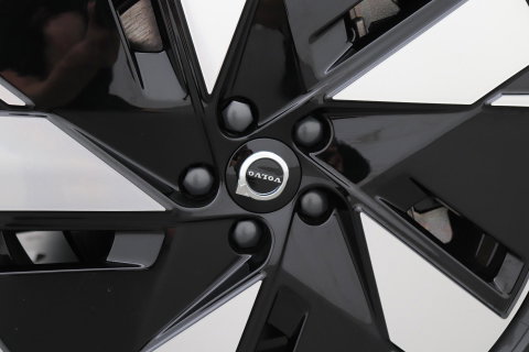 Volvo EX40 Twin Motor Plus 82 kWh | ACC | Harman/Kardon | 360° Camera | Stoel+Stuurverwarming | Keyless