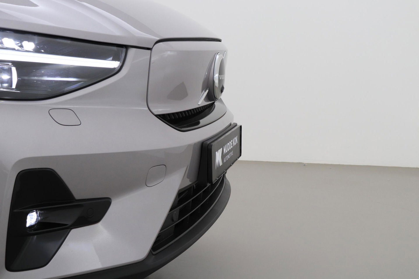 Volvo EX40 Twin Motor Plus 82 kWh | ACC | Harman/Kardon | 360° Camera | Stoel+Stuurverwarming | Keyless
