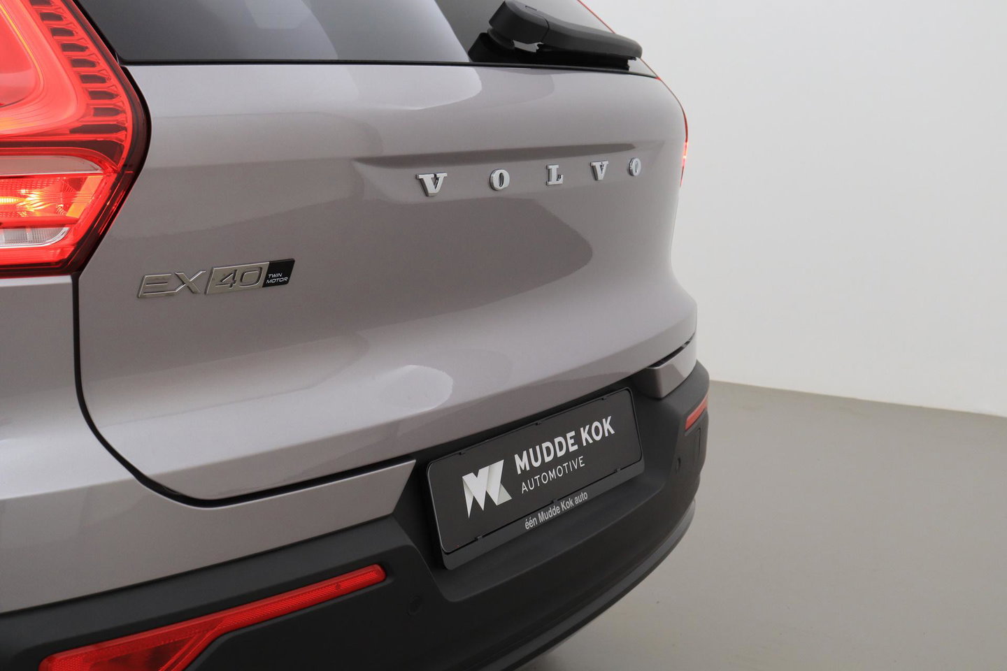 Volvo EX40 Twin Motor Plus 82 kWh | ACC | Harman/Kardon | 360° Camera | Stoel+Stuurverwarming | Keyless