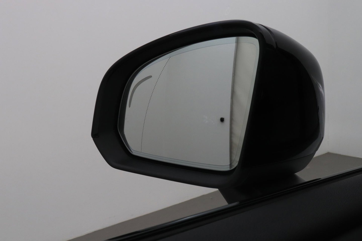 Volvo EX40 Single Motor Extended Range Plus Black Ed. 82 kWh | ACC | Panoramadak | 360° Camera | Harman/Kardon | BLIS | 20 Inch