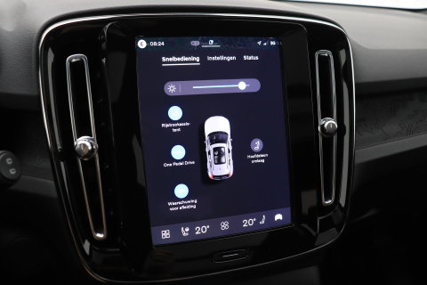 Volvo EX40 Single Motor Extended Range Plus Black Ed. 82 kWh | ACC | Panoramadak | 360° Camera | Harman/Kardon | BLIS | 20 Inch