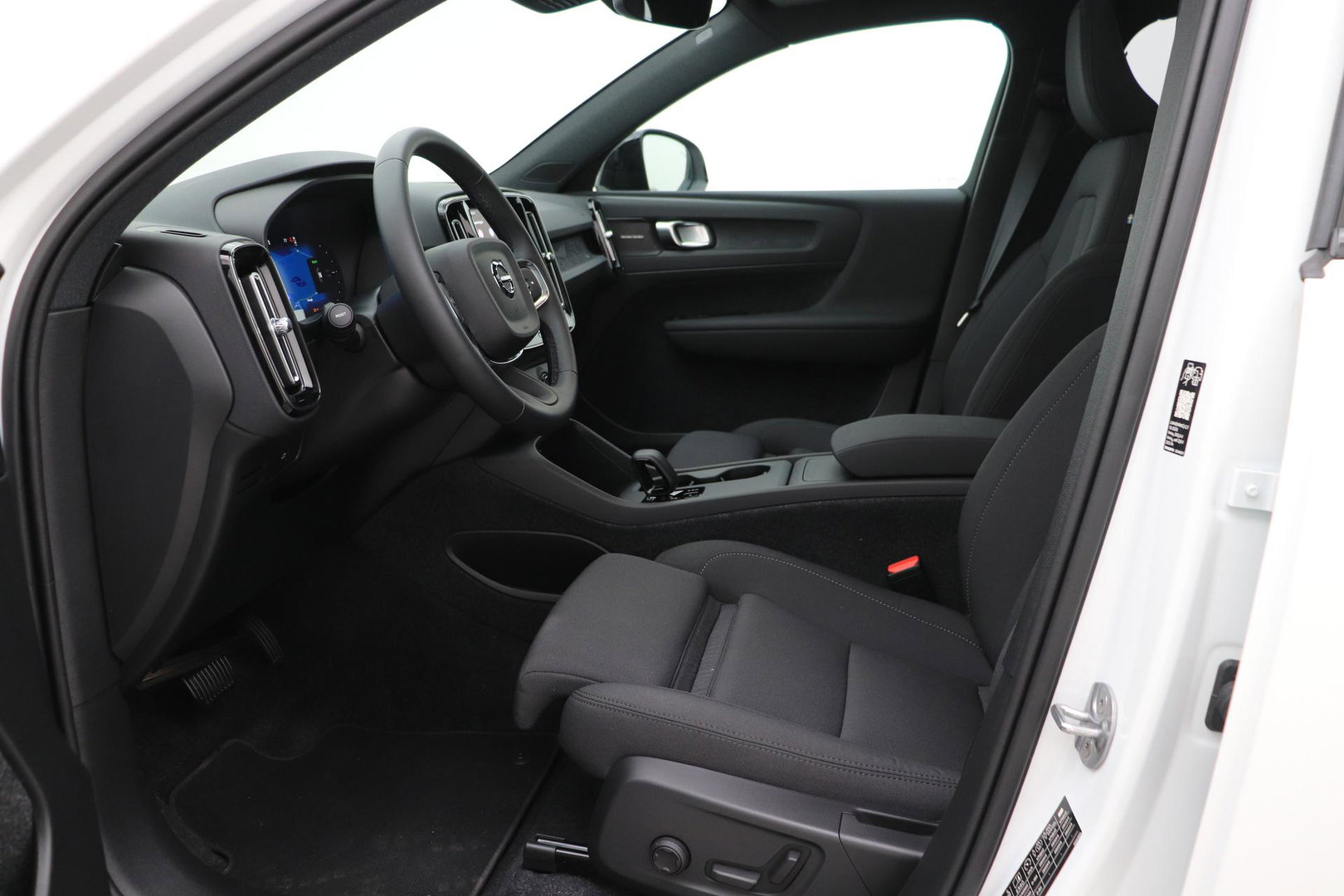 Volvo EX40 Single Motor Extended Range Plus Black Ed. 82 kWh | ACC | Panoramadak | 360° Camera | Harman/Kardon | BLIS | 20 Inch