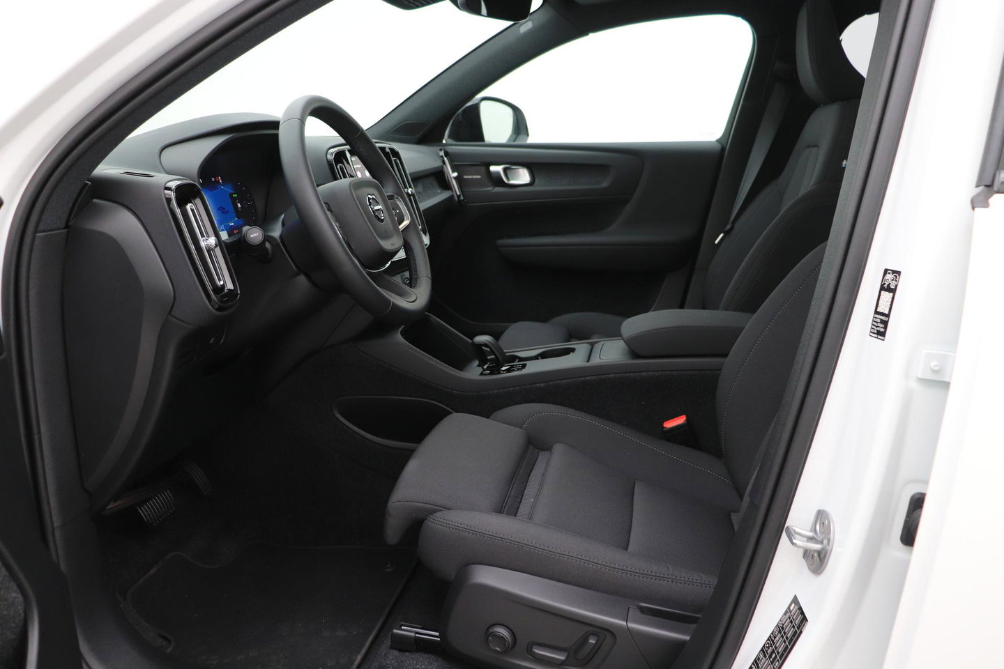 Volvo EX40 Single Motor Extended Range Plus Black Ed. 82 kWh | ACC | Panoramadak | 360° Camera | Harman/Kardon | BLIS | 20 Inch