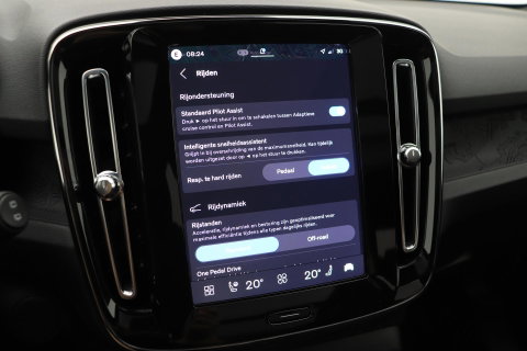 Volvo EX40 Single Motor Extended Range Plus Black Ed. 82 kWh | ACC | Panoramadak | 360° Camera | Harman/Kardon | BLIS | 20 Inch