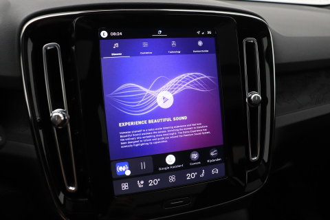 Volvo EX40 Single Motor Extended Range Plus Black Ed. 82 kWh | ACC | Panoramadak | 360° Camera | Harman/Kardon | BLIS | 20 Inch