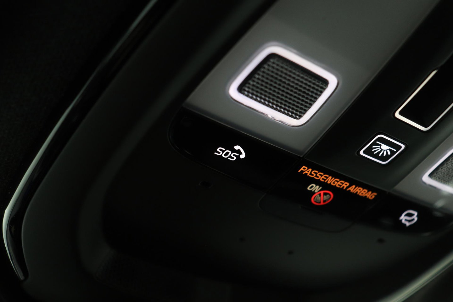 Volvo EX40 Single Motor Extended Range Plus Black Ed. 82 kWh | ACC | Panoramadak | 360° Camera | Harman/Kardon | BLIS | 20 Inch