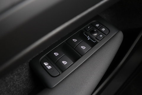 Volvo EX40 Single Motor Extended Range Plus Black Ed. 82 kWh | ACC | Panoramadak | 360° Camera | Harman/Kardon | BLIS | 20 Inch