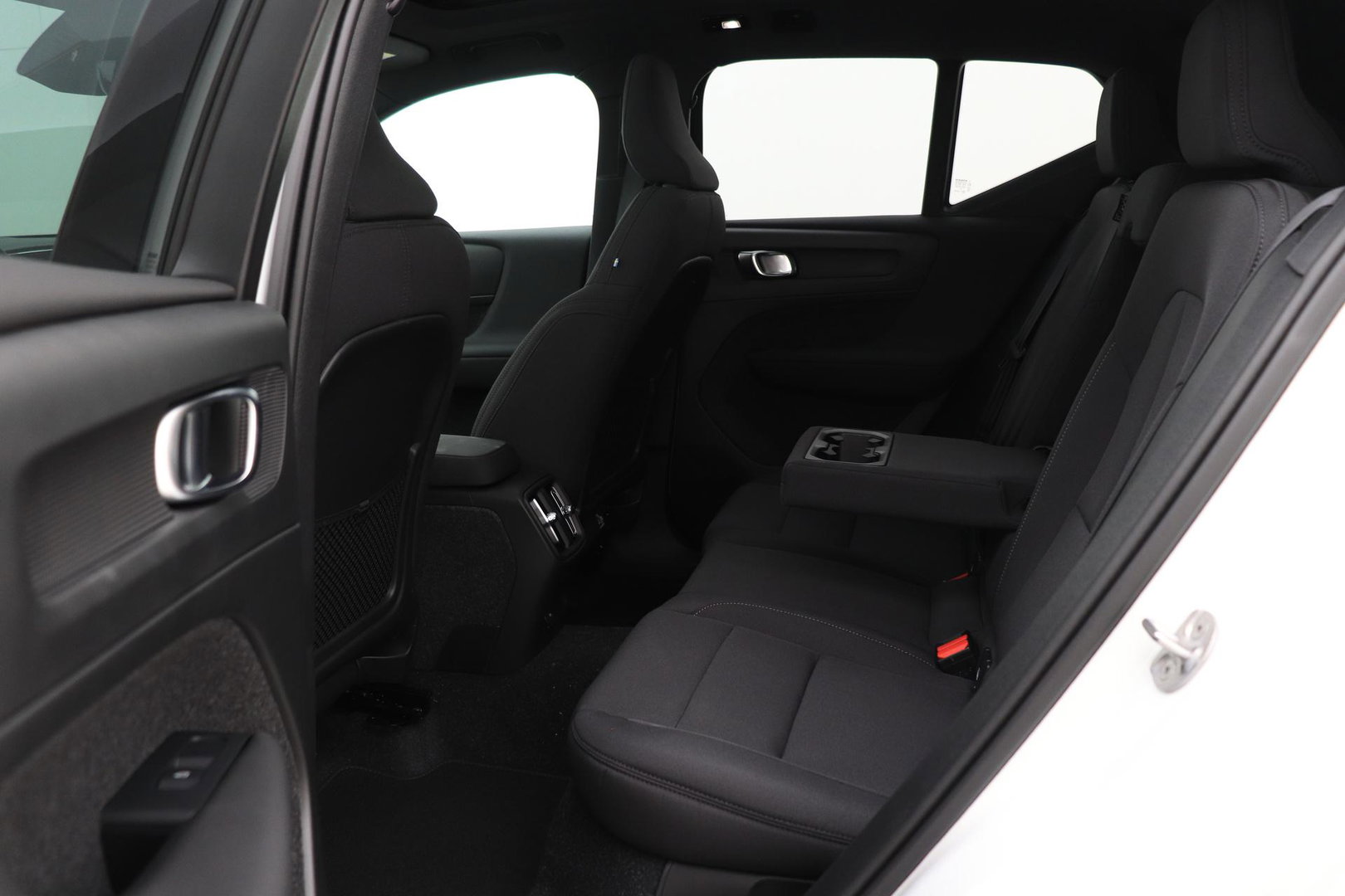 Volvo EX40 Single Motor Extended Range Plus Black Ed. 82 kWh | ACC | Panoramadak | 360° Camera | Harman/Kardon | BLIS | 20 Inch