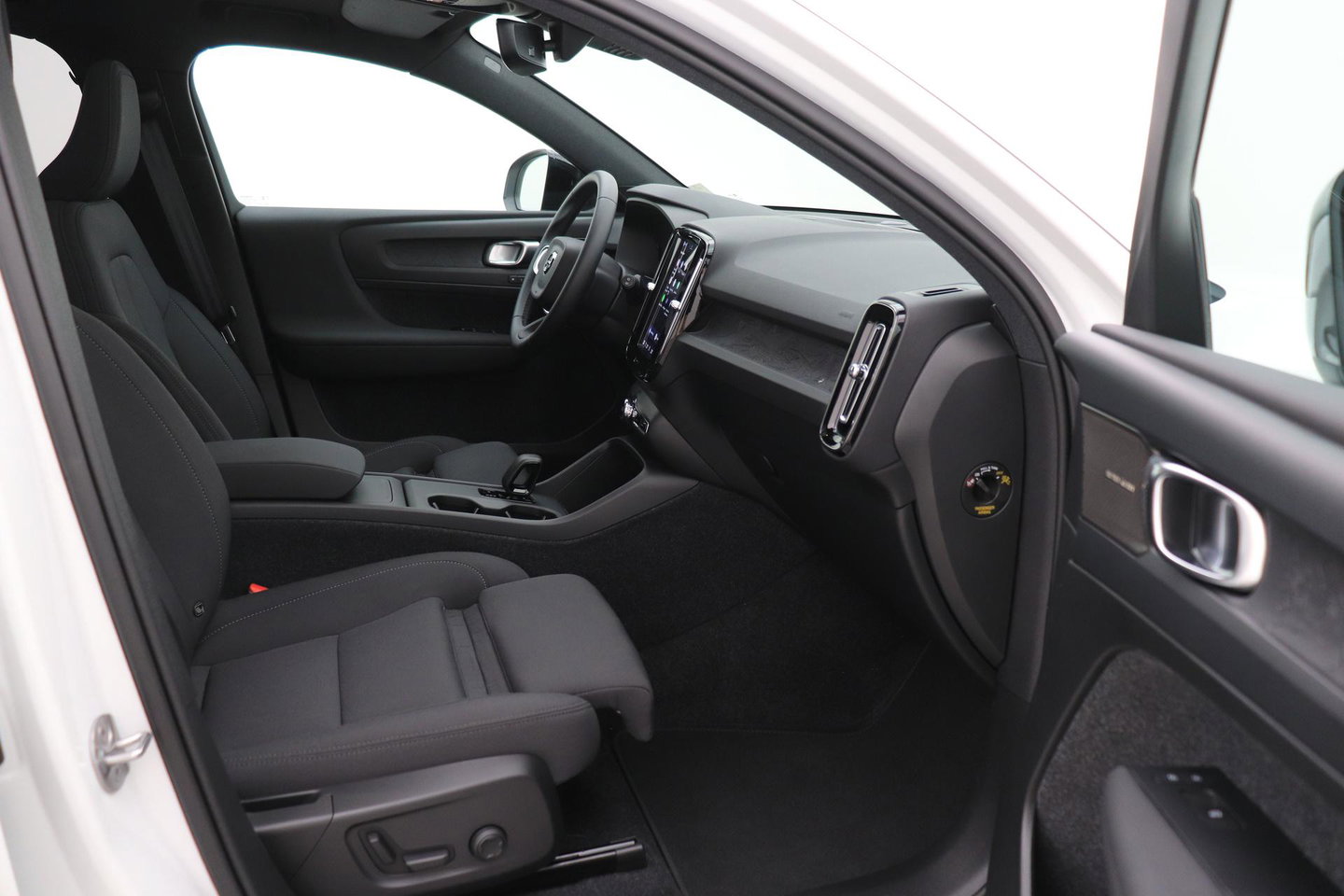 Volvo EX40 Single Motor Extended Range Plus Black Ed. 82 kWh | ACC | Panoramadak | 360° Camera | Harman/Kardon | BLIS | 20 Inch