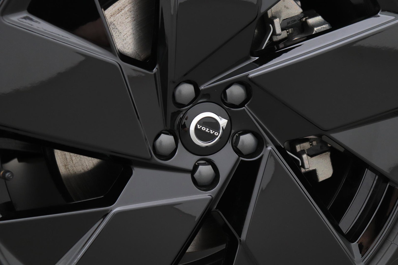 Volvo EX40 Single Motor Extended Range Plus Black Ed. 82 kWh | ACC | Panoramadak | 360° Camera | Harman/Kardon | BLIS | 20 Inch