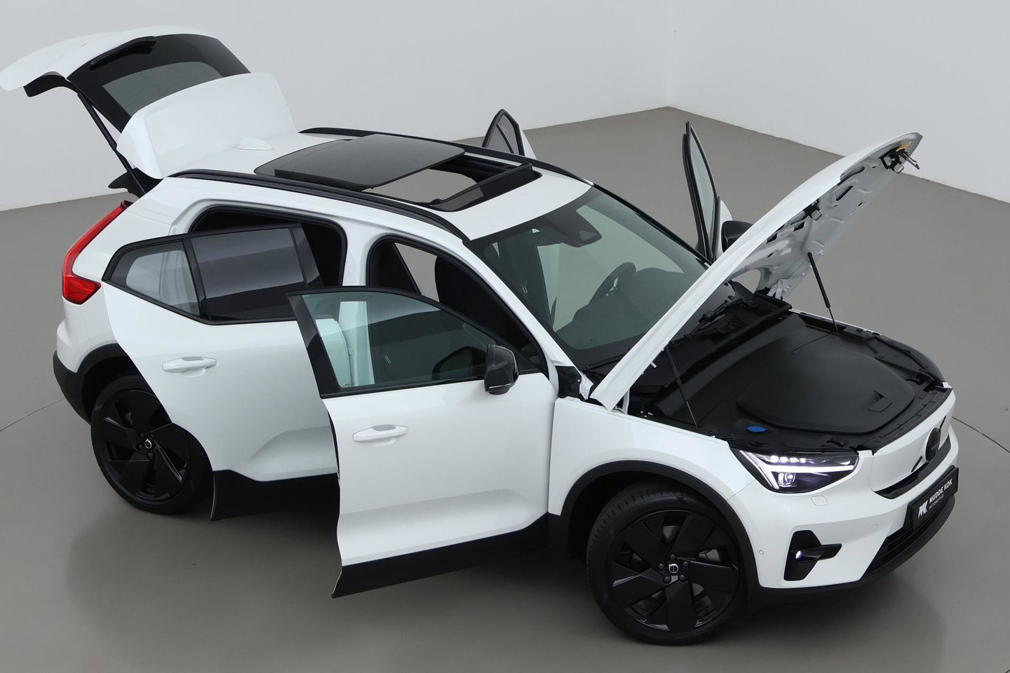 Volvo EX40 Single Motor Extended Range Plus Black Ed. 82 kWh | ACC | Panoramadak | 360° Camera | Harman/Kardon | BLIS | 20 Inch