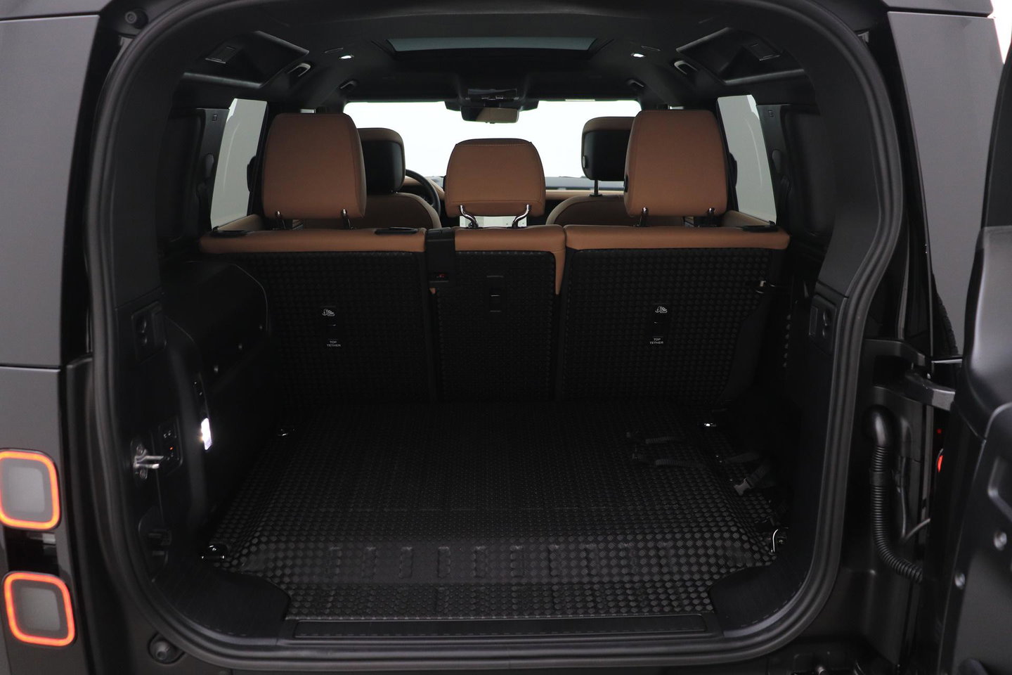 Land Rover Defender 2.0 P300e 110 X-Dynamic HSE | FACELIFT | ClearSight | Meridian Surround | Head-Up | ACC | Panoramadak | Trekhaak