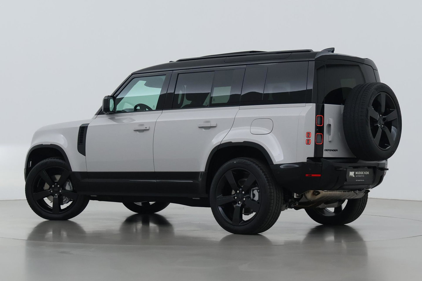 Land Rover Defender P300e 110 X-Dynamic HSE | FACELIFT | ClearSight | Meridian Surround | Head-Up | ACC | Panoramadak | Trekhaak