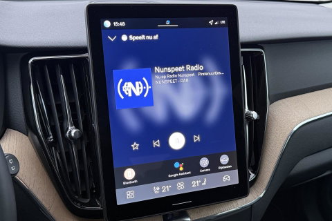 Volvo XC60 2.0 T8 Plug-in hybrid AWD Plus Dark | ACC | Harman/Kardon | 360° Camera | Stoel+Stuurverwarming | BLIS | Memory