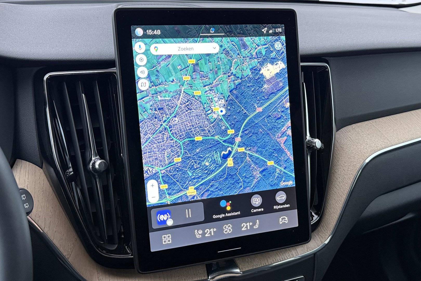 Volvo XC60 2.0 T8 Plug-in hybrid AWD Plus Dark | ACC | Harman/Kardon | 360° Camera | Stoel+Stuurverwarming | BLIS | Memory