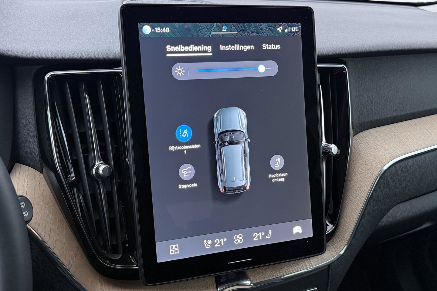 Volvo XC60 2.0 T8 Plug-in hybrid AWD Plus Dark | ACC | Harman/Kardon | 360° Camera | Stoel+Stuurverwarming | BLIS | Memory