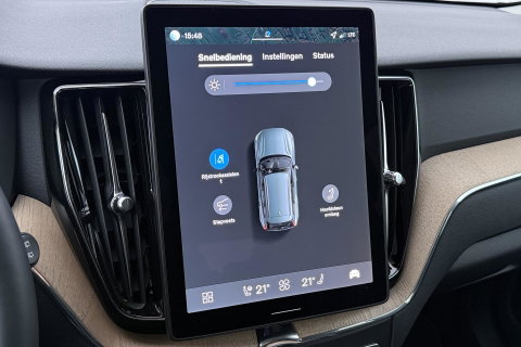 Volvo XC60 2.0 T8 Plug-in hybrid AWD Plus Dark | ACC | Harman/Kardon | 360° Camera | Stoel+Stuurverwarming | BLIS | Memory