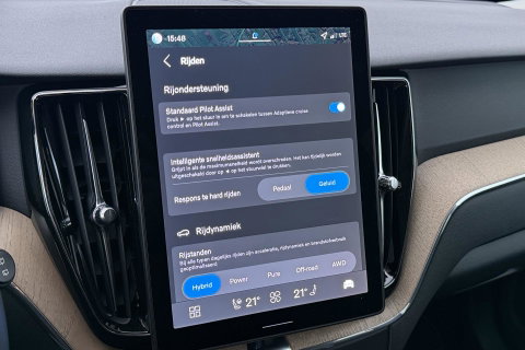 Volvo XC60 2.0 T8 Plug-in hybrid AWD Plus Dark | ACC | Harman/Kardon | 360° Camera | Stoel+Stuurverwarming | BLIS | Memory