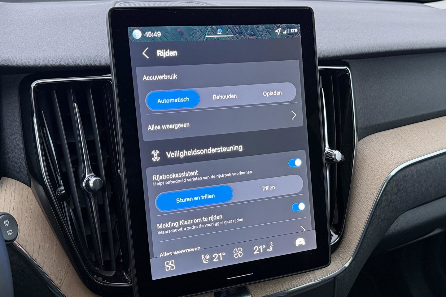 Volvo XC60 2.0 T8 Plug-in hybrid AWD Plus Dark | ACC | Harman/Kardon | 360° Camera | Stoel+Stuurverwarming | BLIS | Memory